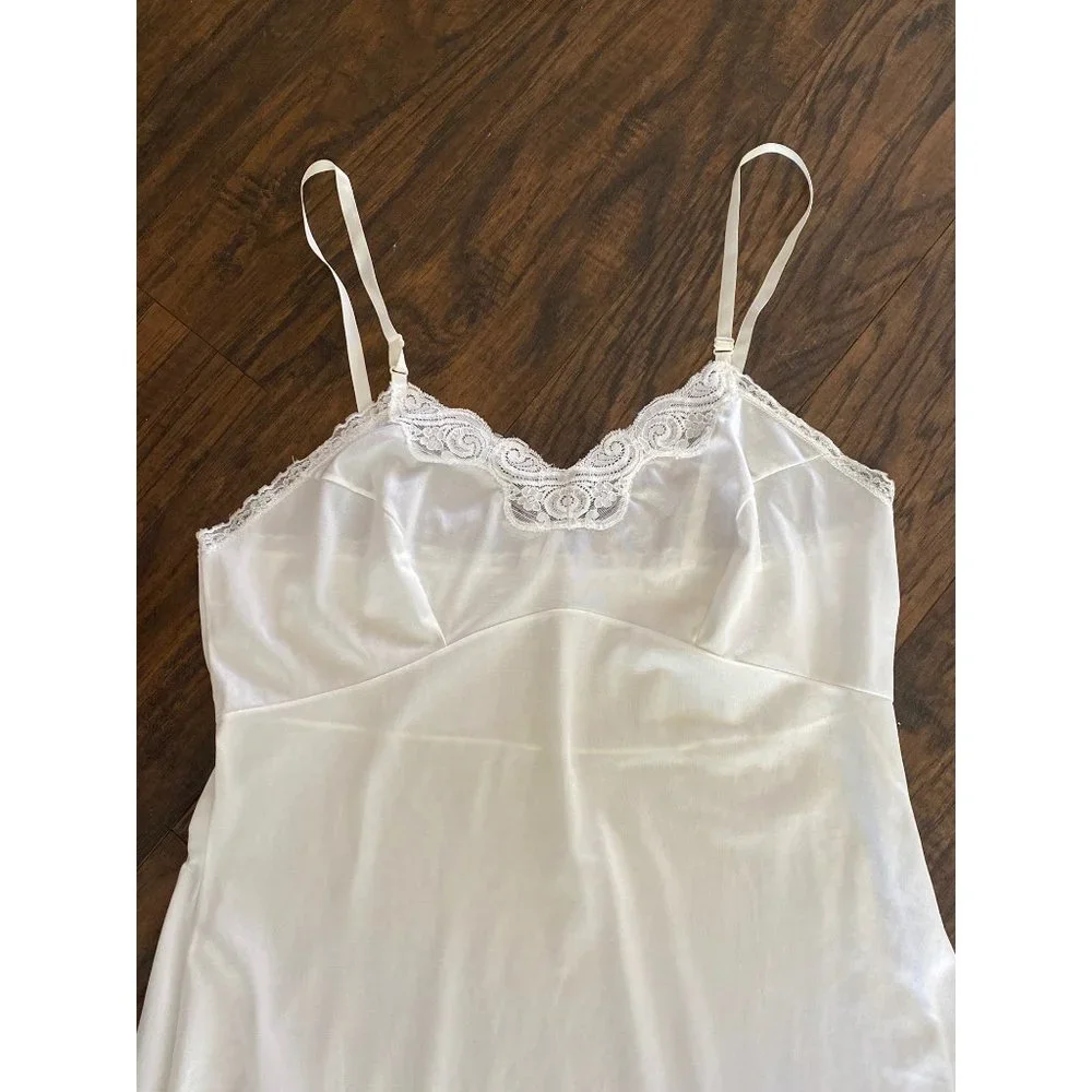 Vintage Adonna 38 Nylon Slip Dress Nightgown Farmhouse Cottage Core Lace Trim - Picture 4 of 8